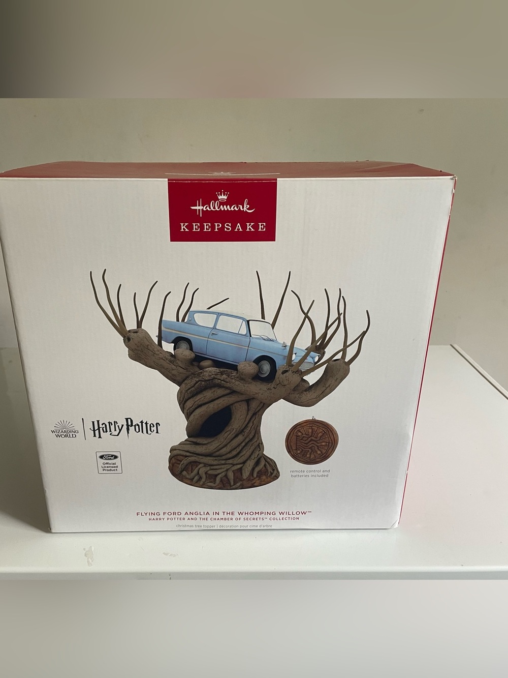 HallMark KeepSake Harry Potter Flying Ford Anglia in the Whomping Willow NEW